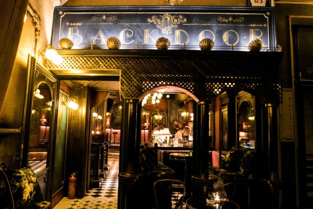 «Επτά ημέρες, επτά διαφορετικά θεάματα»: To BackdooR ανοίγει και τα μαγικά του πλάσματα μας περιμένουν