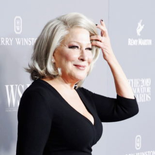 H Μπέτι Μίντλερ προτείνει αποχή από το σεξ ως απάντηση στον νόμο για τις αμβλώσεις