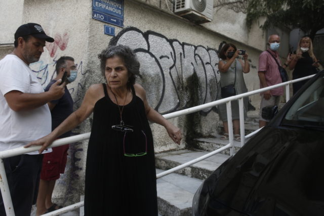 Σήμερα η ετυμηγορία για τη διαμάχη Μαργαρίτας Θεοδωράκη – Νίκου Κουρή για το επίθετο «Θεοδωράκης»