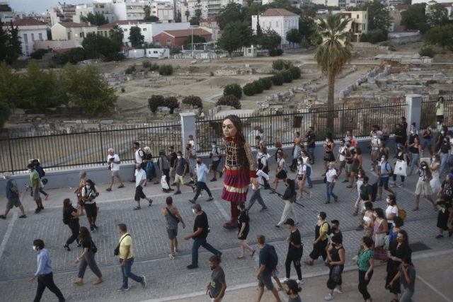 Κάλεσμα σε αντιρατσιστική συγκέντρωση για να μην ακυρωθεί η σημερινή επίσκεψη της Αμάλ στο Μεταξουργείο