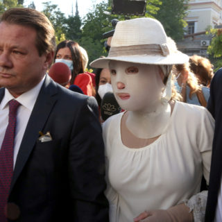 Επίθεση με βιτριόλι: «Θα παρευρεθώ στη συνεχεία της διαδικασίας» λέει η κατηγορούμενη με γραπτή δήλωση