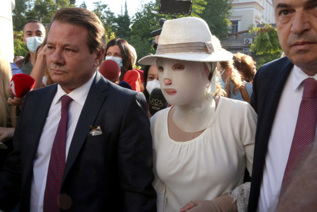 Επίθεση με βιτριόλι: «Θα παρευρεθώ στη συνεχεία της διαδικασίας» λέει η κατηγορούμενη με γραπτή δήλωση