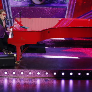 Αναβάλλεται η περιοδεία του Έλτον Τζον λόγω τραυματισμού του