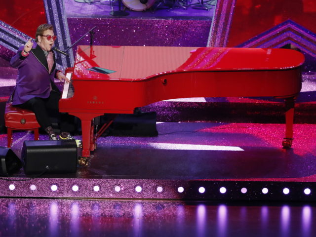 Αναβάλλεται η περιοδεία του Έλτον Τζον λόγω τραυματισμού του