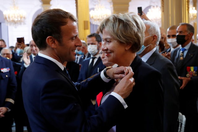 Η Γαλλία ζητά συγγνώμη από τους χαρκί