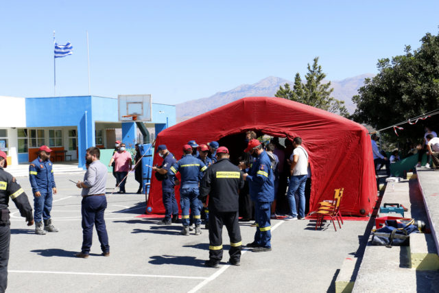 Χρ. Στυλιανίδης: Θα στηθούν σκηνές για 2.500 σεισμοπαθείς- Σε κατάσταση έκτακτης ανάγκης η περιοχή