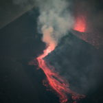 Ισπανία: Η λάβα του ηφαιστείου στα Κανάρια έφτασε στον ωκεανό [ΒΙΝΤΕΟ]