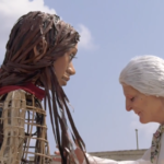 Μια μεγάλη αγκαλιά περίμενε την Αμάλ στο Μπάρι της Ιταλίας [ΒΙΝΤΕΟ]