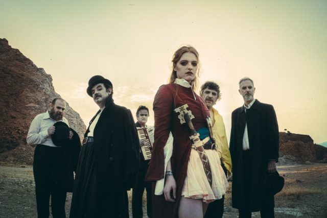 H bijoux de kant συναντά το ηρωικό δράμα του Αθανάσιου Χριστόπουλου «Αχιλλεύς» (1804)