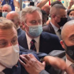 Πέταξαν αυγό στον Εμανουέλ Μακρόν σε έκθεση Γαστρονομίας [BINTEO]