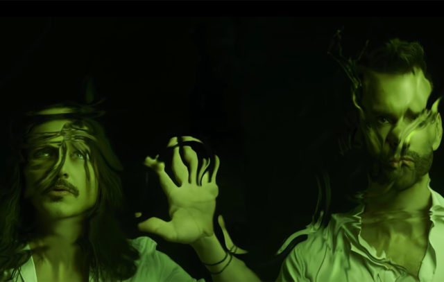 Ακούστε το νέο τραγούδι των Placebo και δείτε τον Brian Molko με μουστάκι