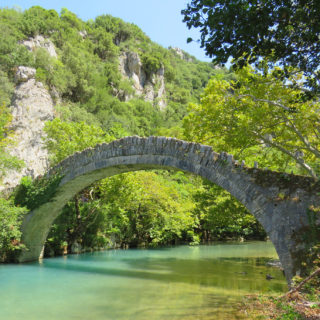 Φθινοπωρινές αποδράσεις: Μονοδένδρι, τόπος σοφίας στα Ζαγοροχώρια