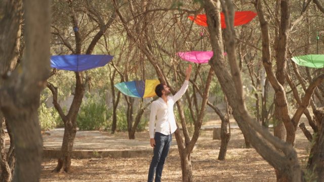 Ο Δήμος Αγίας Παρασκευής παρουσιάζει τη θεατρική παράσταση «Ο θαυμαστός κόσμος του Ιόλα»