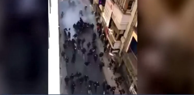 Καταστολή και χημικά σε πορεία στα Εξάρχεια – Κλειστή η Πατησίων [ΒΙΝΤΕΟ]