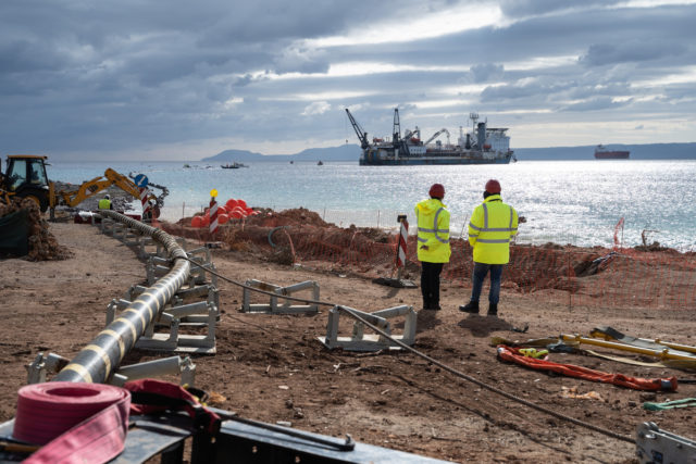 Υπεγράφη το μνημόνιο για την ηλεκτρική διασύνδεση Ελλάδας – Αιγύπτου