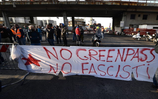 Σε ισχύ από σήμερα το υγειονομικό πάσο για όλους τους εργαζόμενους στην Ιταλία