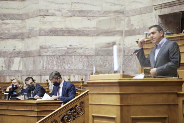 Τσίπρας προς Μητσοτάκη: «Εκμεταλλευτήκατε την πανδημία για να φτιάξετε το δικός σας καθεστώς στην ενημέρωση»