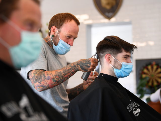 Νέα Μέτρα: Από σήμερα μάσκες παντού. Τι ισχύει για τις επόμενες μέρες.