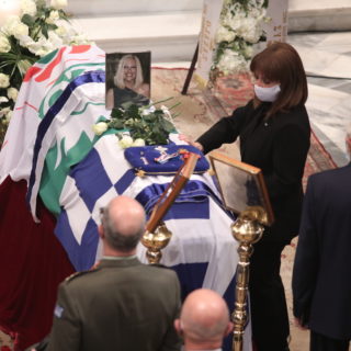 Σακελλαροπούλου: Η Φώφη Γεννηματά ήταν πρότυπο ακεραιότητας και γενναιότητας, αφοσιωμένη μητέρα, σύζυγος και πολιτικός