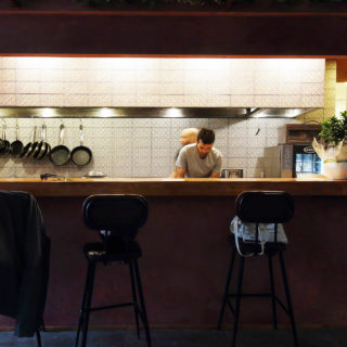 Στη Τζαμάικα θα συναντήσεις τον Χίτσκοκ του 1939 και τους καφενέδες της Ανδαλουσίας