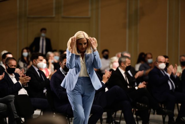 Προηγείται σε δημοσκόπηση της MRB η Φώφη Γεννηματά για την ηγεσία του ΚΙΝΑΛ