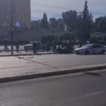 Βουλή: Πήγε με το αγροτικό έως το μνημείο του Αγνώστου Στρατιώτη και απειλούσε να ανατιναχτεί [ΒΙΝΤΕΟ]