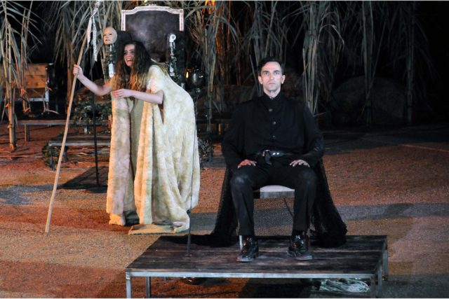 Κοκκινοπούλου για Σερβετάλη: «Καλοπληρωμένος κι ο μόνος ανεμβολίαστος»