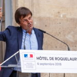 «Είχε βιάσει και την εγγονή Μιτεράν»: Τέσσερις γυναίκες κατηγορούν πρώην υπουργό του Μακρόν για βιασμούς και επιθέσεις