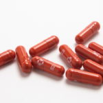 Το πειραματικό χάπι της Merck μειώνει κατά 30% τον κίνδυνο νοσηλείας και θανάτου από Covid-19