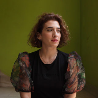 Η Δανάη Λουκάκη νιώθει περήφανη που παίζει σε μια σειρά που αρθρώνεται η λέξη φασισμός