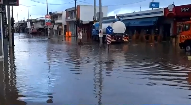 Προβλήματα σε παραλιακές περιοχές της Πάτρας από το κύμα κακοκαιρίας [BINTEO]