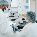 Πρωτοποριακή μέθοδος αναγέννησης σπονδυλικής στήλης επέτρεψε σε παράλυτα ζώα να περπατήσουν ξανά