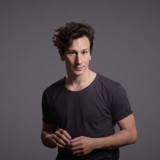 Ο Μιχάλης Σαράντης δεν μπορεί να πεθάνει πάνω στη σκηνή