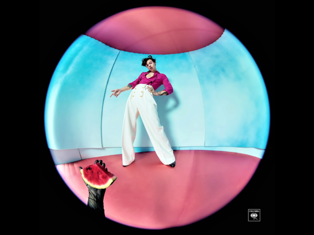 Ο Harry Styles βοηθάει τους fans του να κάνουν το come out τους