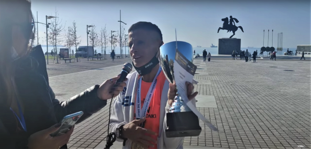 Η Σόνια Τσεκίνη τερμάτισε πρώτη στον μαραθώνιο ενώ κάνει θεραπεία για καρκίνο [BINTEO]