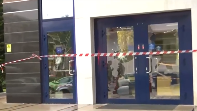 Επίθεση με βαριοπούλες σε γραφεία ασφαλιστικής εταιρείας