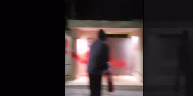 Παρέμβαση Ρουβίκωνα στο σπίτι του Γιώργου Γεραπετρίτη