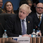 Βρετανία: Νέο σκάνδαλο, μετά τη δημοσίευση φωτογραφίας του πρωθυπουργού να παραβιάζει πάλι τους κανόνες