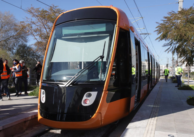 Ξεκινούν αύριο τα δρομολόγια του Τραμ προς Πειραιά – Οι 2 νέες γραμμές και οι 11 στάσεις