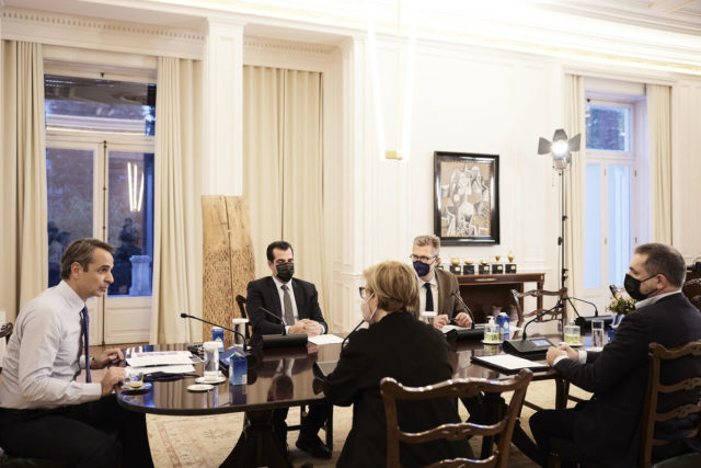 Μητσοτάκης: Δυνατότητα αναδοχής παιδιών σε ανθρώπους με HIV – Πλήρης ένταξη των οροθετικών στην άυλη συνταγογράφηση για αντιρετροϊκή αγωγή