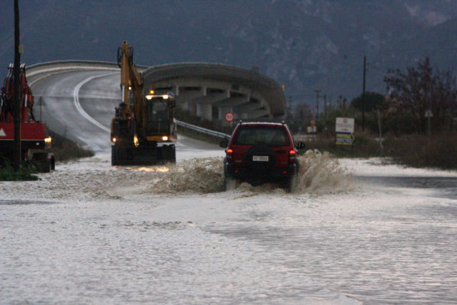 Νέο κύμα κακοκαιρίας από αύριο με χιόνια και στην Αττική