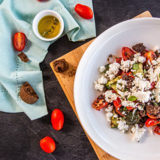 Το manouka wine restaurant καλωσορίζει στην κουζίνα του τις comfort γεύσεις της Ελένης Αλειφέρη