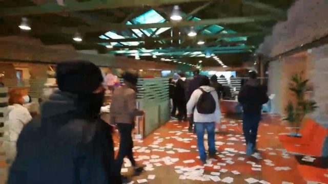 Παρέμβαση του Ρουβίκωνα στα Jumbο