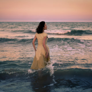 3 σειρές για να «ρομαντζάρεις» τις γιορτές των Χριστουγέννων