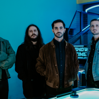 Οι Deaf Radio επιστρέφουν στο stage και μας εξηγούν γιατί δεν πρέπει να χάσουμε το live τους