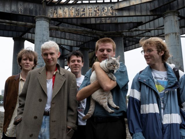 Οι Shame είναι ακόμα εκείνα τα ρομαντικά τυπάκια από το Νότιο Λονδίνο