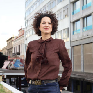 Η Αμαλία Καβάλη πιστεύει ότι μας έχουν επηρεάσει άνθρωποι που έζησαν με παρωχημένες αξίες