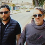 Tolis Q “Darker” Feat. Jiannis Bersimis: Πατήστε play και υποδεχτείτε τα Χριστούγεννα χορεύοντας.