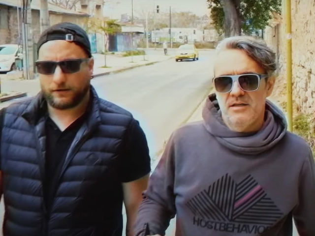 Tolis Q “Darker” Feat. Jiannis Bersimis: Πατήστε play και υποδεχτείτε τα Χριστούγεννα χορεύοντας.