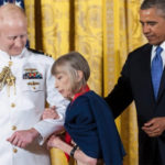 Απεβίωσε η συγγραφέας και δημοσιογράφος Τζόαν Ντίντιον